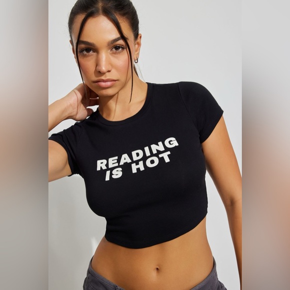 Garage Stormi Cropped Black ‘Reading is Hot’ Y2K Baby Tee - Picture 1 of 4